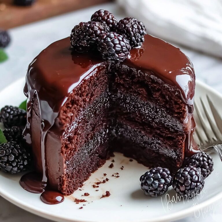 Irresistibly Indulgent Dark Chocolate Blackberry Cake Recipe
